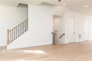 2248 Crestview Dr, Brookhaven, GA 30319 - Photo 4