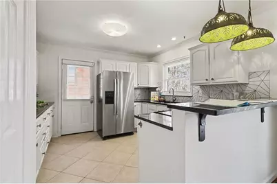 490 E Pharr Road E, Decatur, GA 30030 - Photo 8