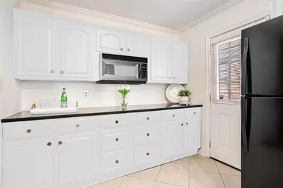 490 E Pharr Road E, Decatur, GA 30030 - Photo 8