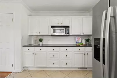 490 E Pharr Road E, Decatur, GA 30030 - Photo 10