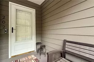 202 Montclair Dr, Calhoun, GA 30701 - Photo 2