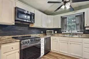 202 Montclair Dr, Calhoun, GA 30701 - Photo 8