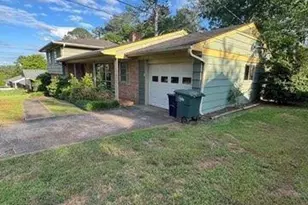 202 Hillandale Dr, Griffin, GA 30224 - Photo 2