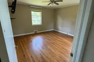 202 Hillandale Dr, Griffin, GA 30224 - Photo 10