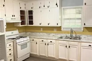 6366 Ascot Ln, Riverdale, GA 30296 - Photo 4