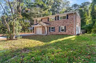 719 Indigo Ln NW, Atlanta, GA 30318 - Photo 2