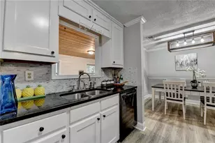 1291 Sommerset Dr, Lawrenceville, GA 30043 - Photo 18