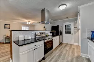 1291 Sommerset Dr, Lawrenceville, GA 30043 - Photo 14