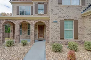 2229 Caledonia Dr, Lawrenceville, GA 30045 - Photo 2