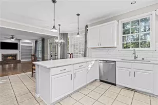 2637 Forest Meadow Ln, Lawrenceville, GA 30043 - Photo 10