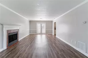 2030 Hilda Burns Pl, Lithonia, GA 30058 - Photo 4