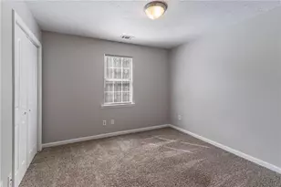 2030 Hilda Burns Pl, Lithonia, GA 30058 - Photo 10