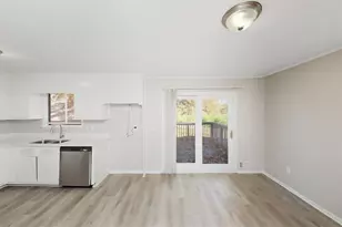 446 Queen Aliese Ln, Jonesboro, GA 30236 - Photo 8