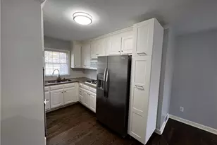 3490 Sexton Woods Dr, Chamblee, GA 30341 - Photo 4