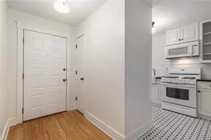 708 Woodcliff Dr, Atlanta, GA 30350 - Photo 4