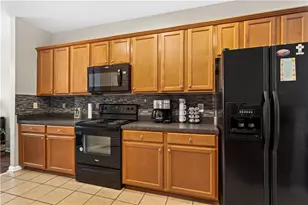 2462 Suwanee Pointe Dr, Lawrenceville, GA 30043 - Photo 12