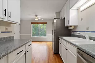 650 Corbin Lake Ct, Atlanta, GA 30350 - Photo 18