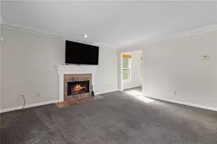 650 Corbin Lake Ct, Atlanta, GA 30350 - Photo 8