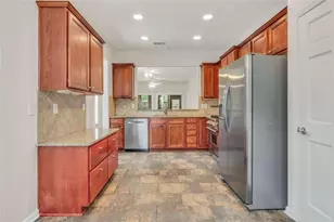 6420 Rockpoint Ln, Hoschton, GA 30548 - Photo 6