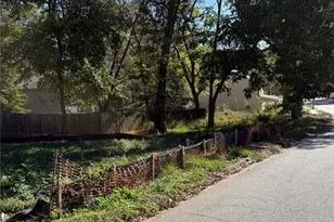 2371 St James Dr NW, Atlanta, GA 30318 - Photo 2