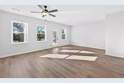 548 Madison Street #100, Commerce, GA 30529 - Photo 8