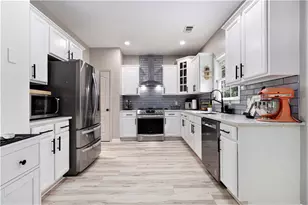 1611 Hillside Bend Crossing, Lawrenceville, GA 30043 - Photo 14