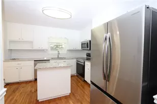 1033 Sandalwood Dr, Lawrenceville, GA 30043 - Photo 8