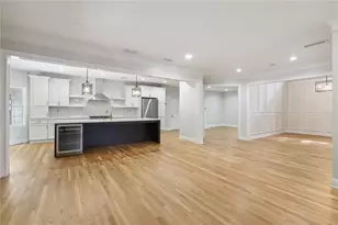 210 Aerie Ct, Sandy Springs, GA 30350 - Photo 10