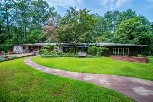 223 N Lakeshore Dr N, Carrollton, GA 30117 - Photo 1