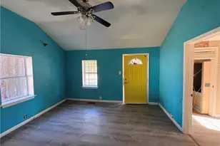 267 E Broad St, Newnan, GA 30263 - Photo 2