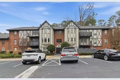 6851 Roswell Road #B15, Sandy Springs, GA 30328 - Photo 2