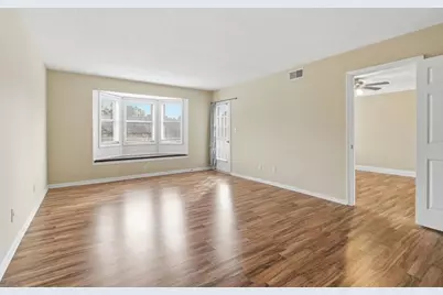 6851 Roswell Road #B15, Sandy Springs, GA 30328 - Photo 4