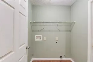 1605 Watercrest Cir, Lawrenceville, GA 30043 - Photo 18