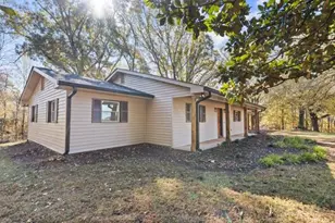 3724 Clarks Bridge Rd, Gainesville, GA 30506 - Photo 4