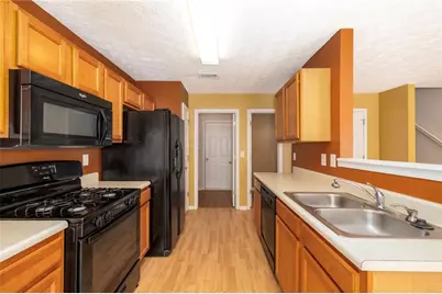 663 Lakes Circle, Lithonia, GA 30058 - Photo 6
