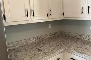 975 Ridgedale Dr, Lawrenceville, GA 30043 - Photo 12