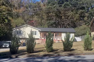 975 Ridgedale Dr, Lawrenceville, GA 30043 - Photo 2