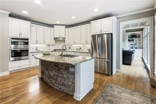 325 Taylor Glen Dr, Alpharetta, GA 30004 - Photo 4