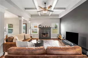 400 Autumn Bluff Dr, Lawrenceville, GA 30044 - Photo 10