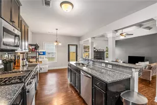 400 Autumn Bluff Dr, Lawrenceville, GA 30044 - Photo 14