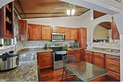 884 Forest Path, Stone Mountain, GA 30088 - Photo 10