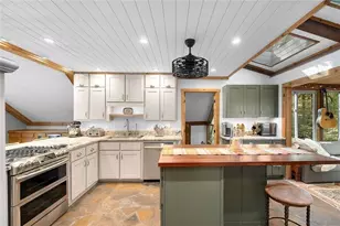 5397 Valley Mist Ct, Peachtree Corners, GA 30092 - Photo 2