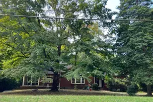 3660 N Stratford Rd NE, Atlanta, GA 30342 - Photo 1