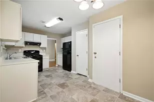 3045 Wildflower Ln, Snellville, GA 30039 - Photo 4