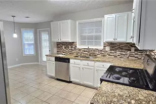 610 James Ridge Dr, Lawrenceville, GA 30045 - Photo 12