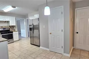 610 James Ridge Dr, Lawrenceville, GA 30045 - Photo 14