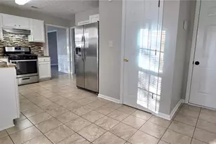 610 James Ridge Dr, Lawrenceville, GA 30045 - Photo 14