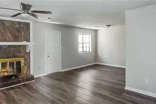 9409 Forest Knoll Dr, Jonesboro, GA 30238 - Photo 4