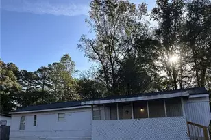 114 Skyland Dr E, Locust Grove, GA 30248 - Photo 2