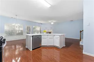 3923 Snipes Ct, Lilburn, GA 30047 - Photo 10